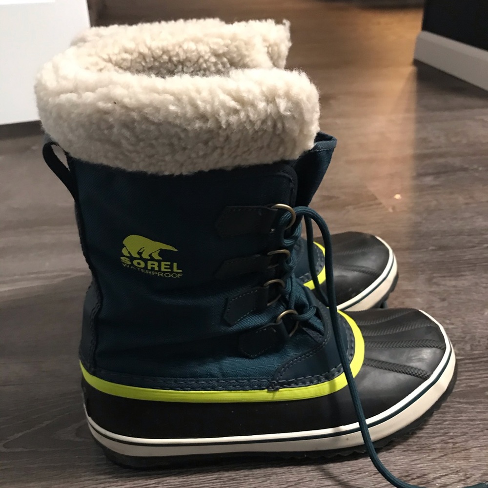 Sorel winter carnival size 9